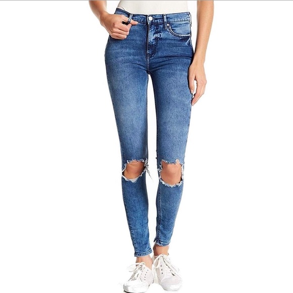 Free People Denim - Free People High Rise distressed Jeans 25L B421
